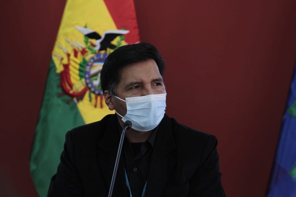 El ministro de Educación, Adrián Quelca.